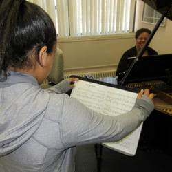 Wandering Minstrel Music School - Learning to sing along with the piano is part of the training for becoming a professional singer.
