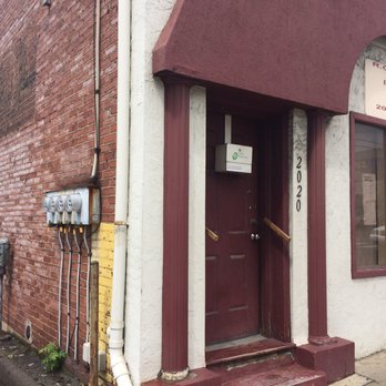 Lawrence Lyons, MD - Don't be shy, come right in and be seen quickly. - Family Practice Near Me - Pittsburgh, Pennsylvania Lawrence Lyons, MD - Don't be shy, come right in and be seen quickly. - Family Practice Near Me - Pittsburgh, Pennsylvania