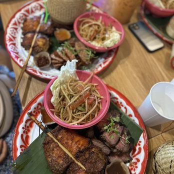 Yum Salut - A la Carte with chicken, steak, sausage, papaya and sticky rice - Laotian Near Me - Los Angeles, California Yum Salut - A la Carte with chicken, steak, sausage, papaya and sticky rice - Laotian Near Me - Los Angeles, California