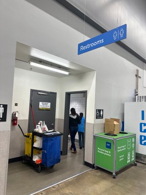 Walmart Supercenter by null