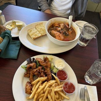Monterey's Fish House - Fish and chips , Cioppino - Seafood Near Me - Monterey, California