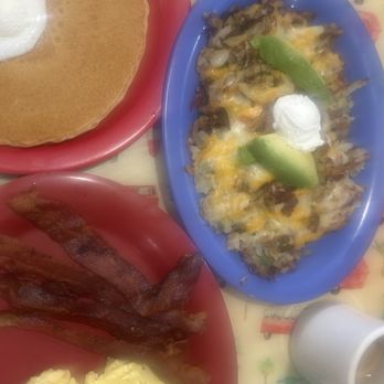 The Potholder Cafe - The Couch - Breakfast & Brunch Near Me - Long Beach, California The Potholder Cafe - The Couch - Breakfast & Brunch Near Me - Long Beach, California