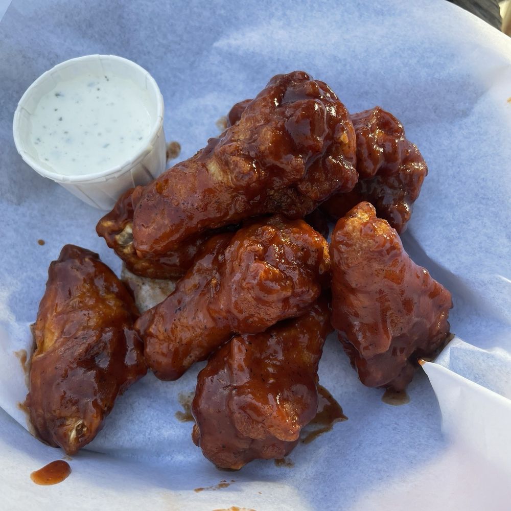 Lengthwise Brewing Company - BBQ Wings - Breweries Near Me - Bakersfield, California Lengthwise Brewing Company - BBQ Wings - Breweries Near Me - Bakersfield, California