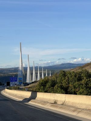 Viaduc de Millau by null