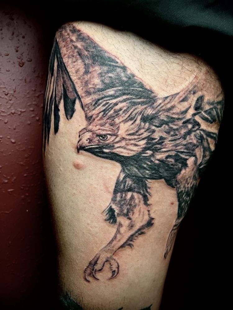 1000 Hands Tattoo Temple Logo