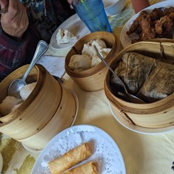 Good Buddy Dim Sum Chinese Restaurant - Every dish came with a spoon (for serving? Not common but not unheard of I guess)
