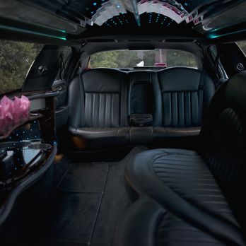 Bare Minimum Limousine - Inside White Lincoln Town Car - Limos Near Me Bare Minimum Limousine - Inside White Lincoln Town Car - Limos Near Me
