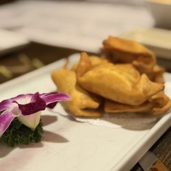 Misimi - Crab Rangoon