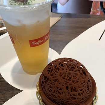 85°C Bakery Cafe-Lakeline - Cream jasmine green tea and chocolate mousse. - Coffee & Tea Near Me - Austin, Texas
