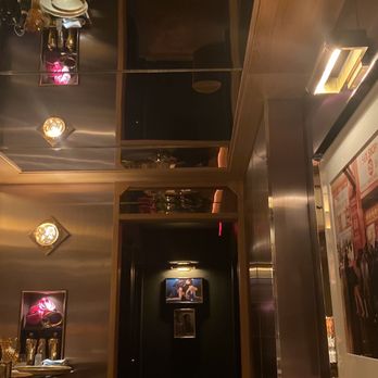 Tigre - Hallway - Cocktail Bars Near Me - New York, New York Tigre - Hallway - Cocktail Bars Near Me - New York, New York