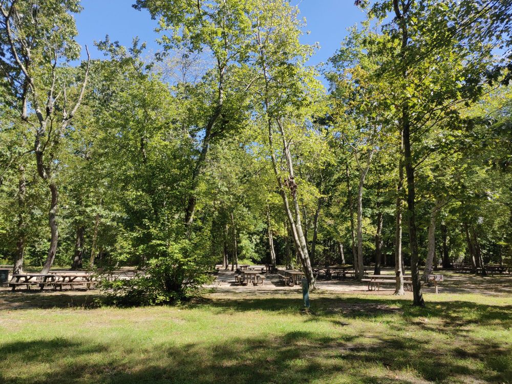 HIDDEN POND PARK Updated September 2024 660 Terry Rd, Hauppauge