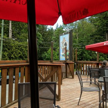 The Skol - Cute outdoor patio! - Burgers Near Me - Gabriola Island, British Columbia The Skol - Cute outdoor patio! - Burgers Near Me - Gabriola Island, British Columbia