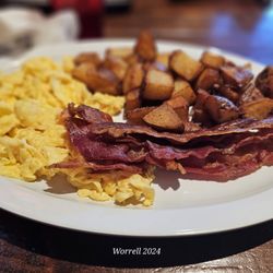 Curley's Cafe - Bacon and eggs potatoes meal