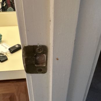 Cleaning queens - Door frame, should have been cleaned according to their 'Deep Clean' checklist. - Home Cleaning Near Me