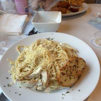 Crab Avenue - Chicken Alfredo Pasta - Seafood Near Me - Glendale, California Crab Avenue - Chicken Alfredo Pasta - Seafood Near Me - Glendale, California