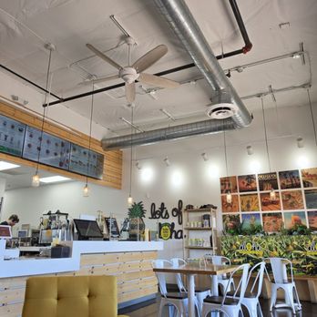 Wow Wow Lemonade Oro Valley - Inside is nice and clean :) - Acai Bowls Near Me - Oro Valley, Arizona Wow Wow Lemonade Oro Valley - Inside is nice and clean :) - Acai Bowls Near Me - Oro Valley, Arizona