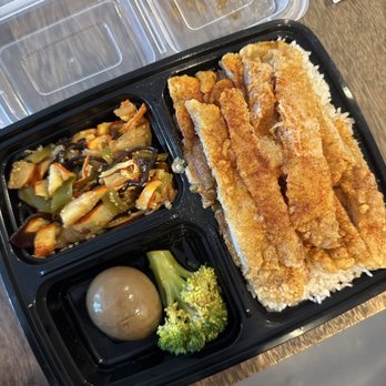Henry's Taiwan Kitchen - 29. Deep-Fried Chicken Chop on Rice - Taiwanese Near Me - Seattle, Washington