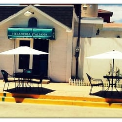 Arcobaleno 33 - Sunny Sunday @ Ensenada... enjoy a gelato.