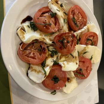 Troni Brothers Bella Bistro - Caprese salad - nice! - Italian Near Me - Troy, Ohio Troni Brothers Bella Bistro - Caprese salad - nice! - Italian Near Me - Troy, Ohio