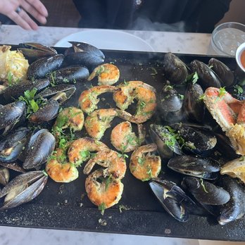 The Dead Fish - Mussels, crab and shrimp! - Seafood Near Me - Crockett, California