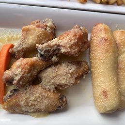 Garlic Parmesan wings w/ Single Breadstick Garlic Parmesan wings w/ Single Breadstick
