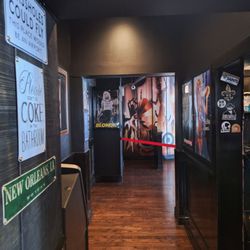 Dad's Place - A Chicago Gathering Spot