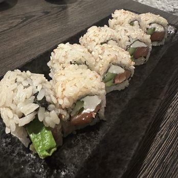 Kakurega - Philly roll - Sushi Bars Near Me - Costa Mesa, California