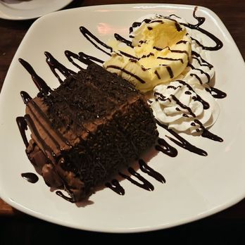 Cambria Pines Lodge Restaurant - triple chocolate cake - American Near Me - Cambria, California Cambria Pines Lodge Restaurant - triple chocolate cake - American Near Me - Cambria, California