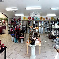 Santina's Flowers & Gifts