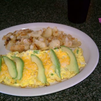 George's 50's Diner - I had such high hopes for this omelet. It was such an ome-let down. - Diners Near Me - Long Beach, California