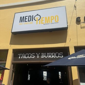 Medio Tiempo - Restaurants Near Me - Tijuana, BCN