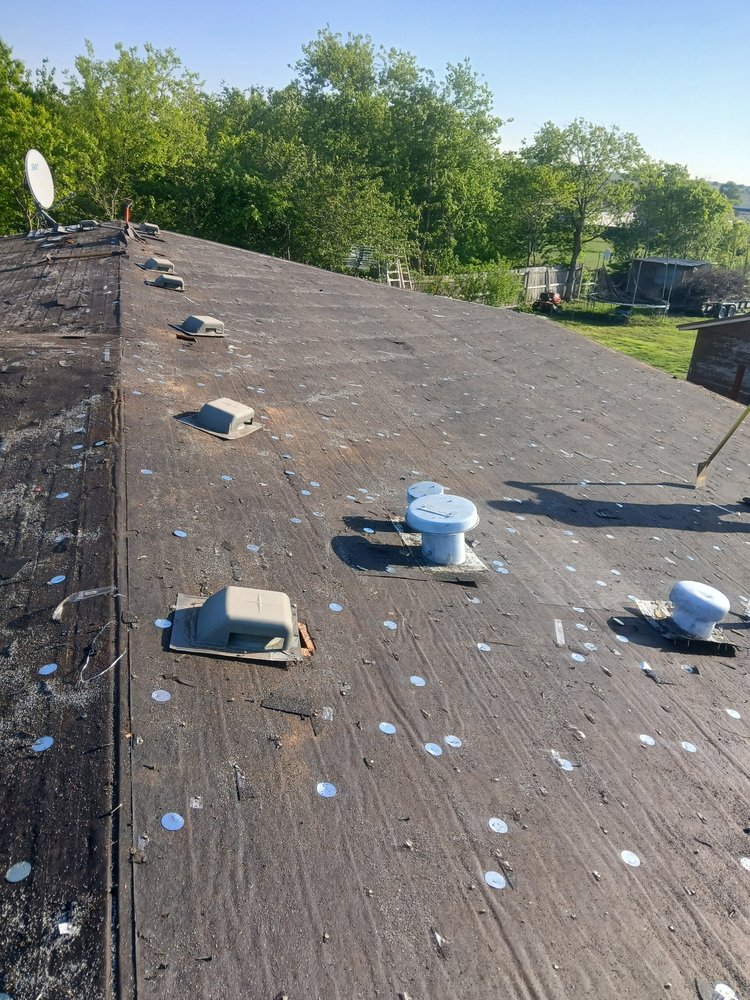Slide of Saldana's Roofing