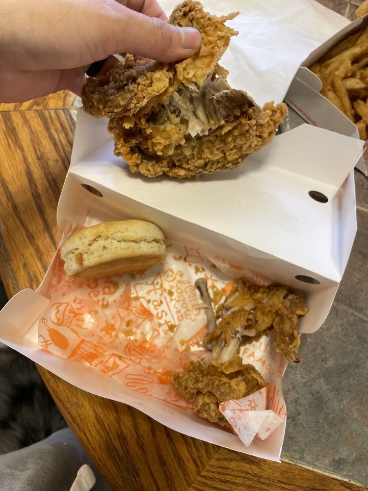 POPEYES LOUISIANA KITCHEN 42 Photos & 44 Reviews 1311 Merritt Blvd