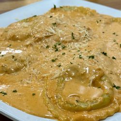 Giuseppe's Pizzeria & Italian Cuisine - Spinach and cheese ravioli in alla vodka sauce