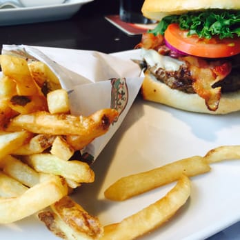3 Brasseurs - The Brasseurs Burger with a maple beer sauce - Breweries Near Me - Ottawa, Ontario 3 Brasseurs - The Brasseurs Burger with a maple beer sauce - Breweries Near Me - Ottawa, Ontario