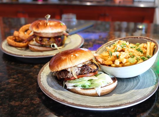 Roundin 3rd Sports Bar & Grill by null