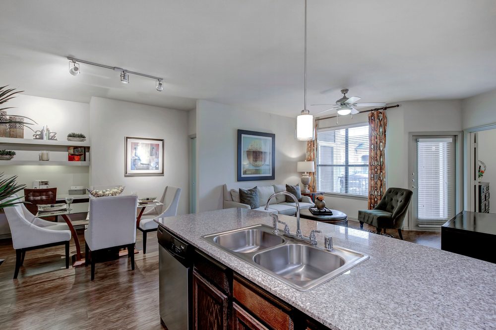 SUMMERCREST APARTMENTS Updated September 2024 28 Photos 1320 NW