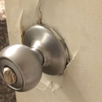 Quality Inn Downtown Historic District - The bathroom door knob. I mean, COME ON! You mean to tell me that house keeping couldn't maybe report this to maintenance?? - Hotels Near Me - Mobile, Alabama Quality Inn Downtown Historic District - The bathroom door knob. I mean, COME ON! You mean to tell me that house keeping couldn't maybe report this to maintenance?? - Hotels Near Me - Mobile, Alabama