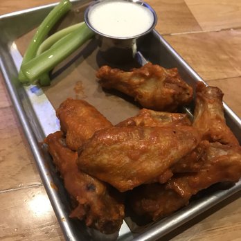 Twin Peaks - The Classic with Bone-Ian wings, 3/5 - American Near Me - Henderson, Nevada Twin Peaks - The Classic with Bone-Ian wings, 3/5 - American Near Me - Henderson, Nevada