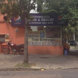 Mercado Ferrari - Fachada minimercado
