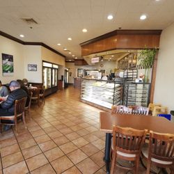 Bagel Street Café - Interior