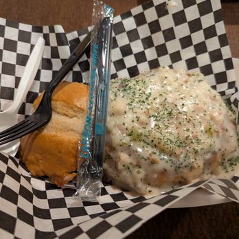 Breakwater Seafoods & Chowder House - Sourdough Bread Bowl w/ Chowder - Seafood Markets Near Me - Aberdeen, Washington
