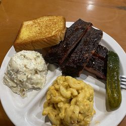 K T's Smokehouse BBQ and Catering - Rib plate, white potato salad and Mac and cheese