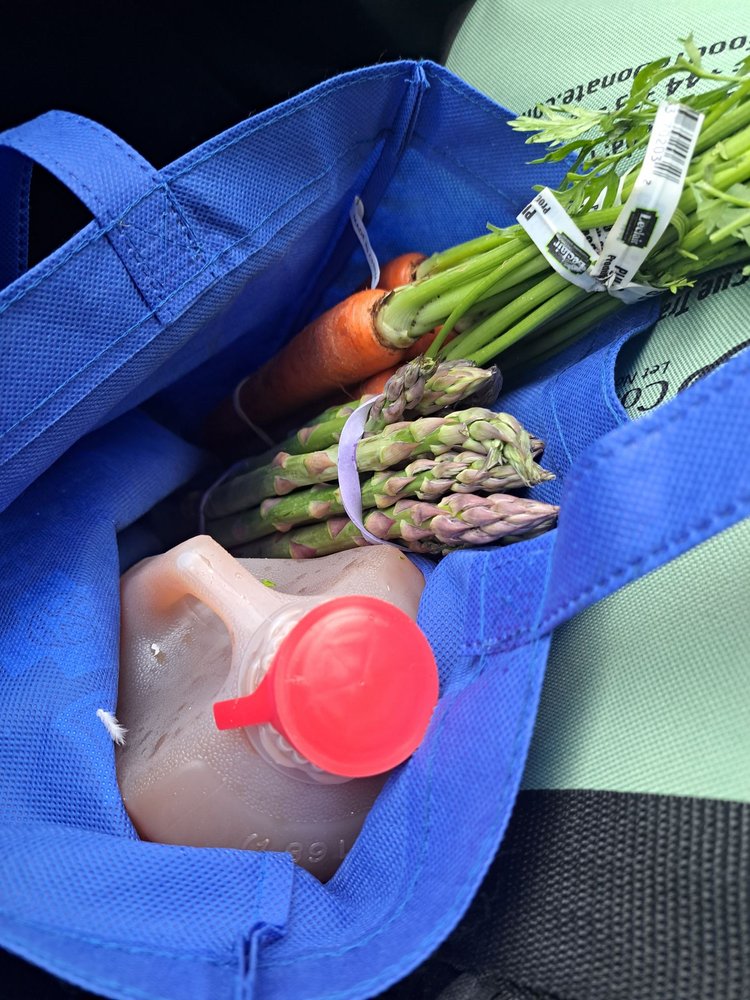 BROOKSIDE FARM MARKET Updated September 2024 42 Photos 324 Amity