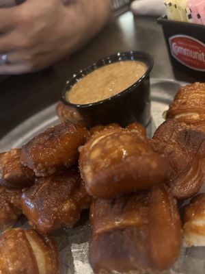 Misfits Dine & Drink by null