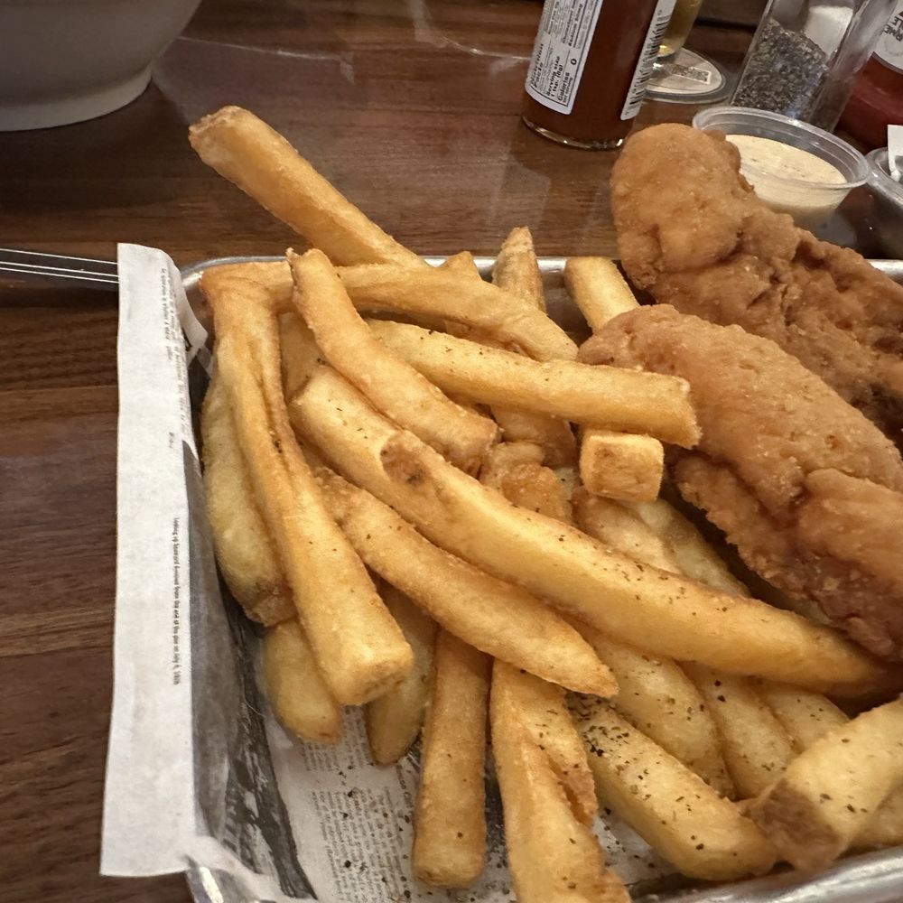 Duke's Beach Grill - Chicken Tenders & Fries - Bars Near Me - Ventura, California