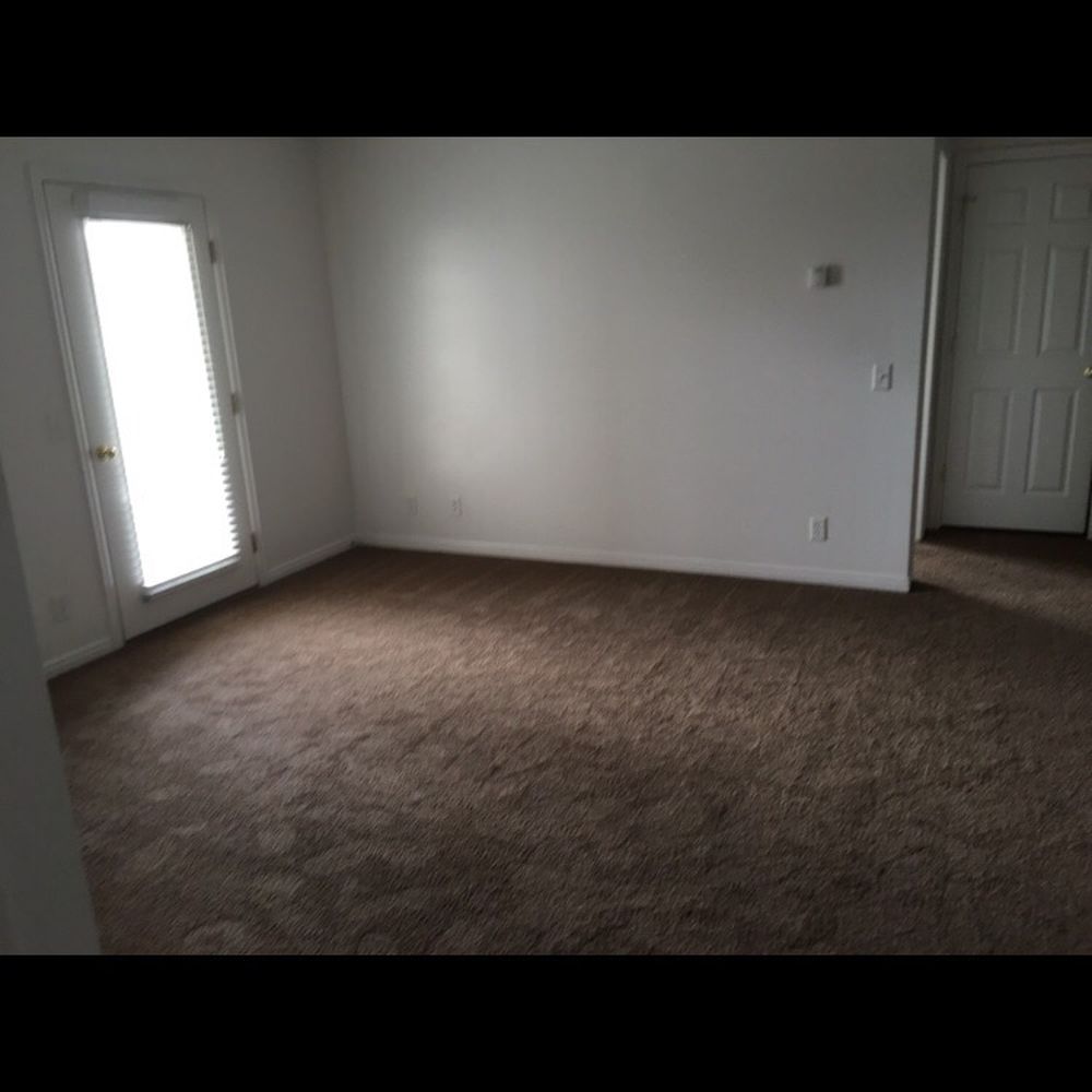 Autumn Hills Apartments - empty living room - Apartments Near Me - Layton, Utah