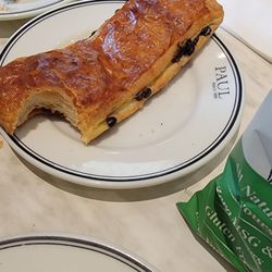 PAUL - Chocolate pastry