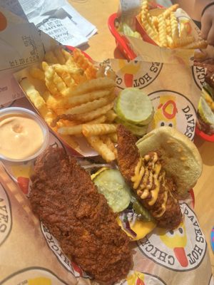 Dave's Hot Chicken by null