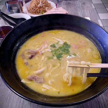 Laka  - Giant bowl of noodles - laksa! - Chinese Near Me - Millbrae, California